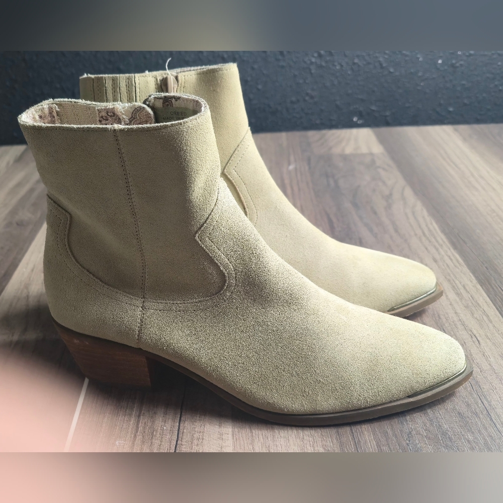 PRE OWNED Band of Gypsies TAUPE Ankle  boots SIZE 9.5